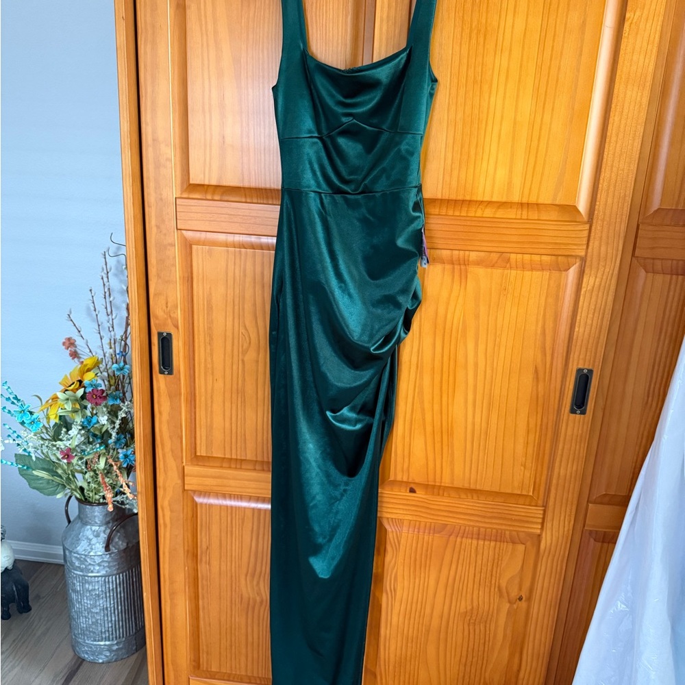 Elegant Green Evening Dress